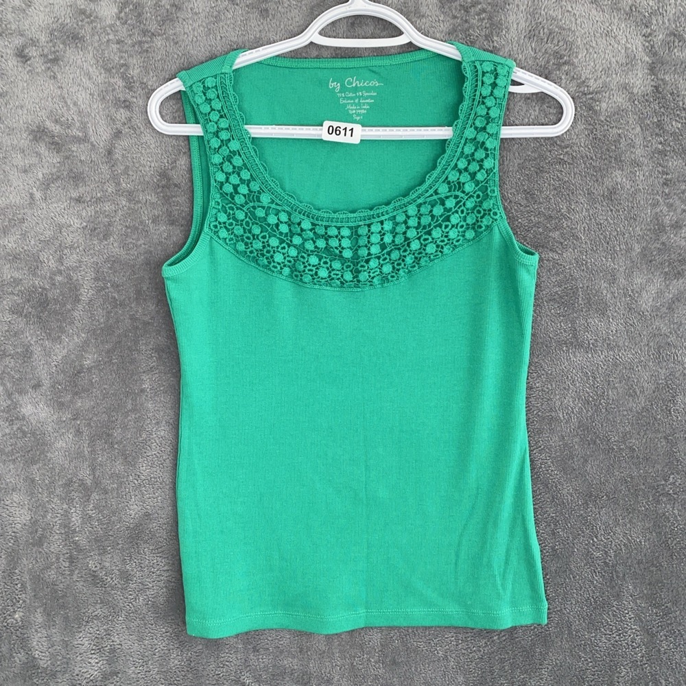 Chicos size Zero Green Embroidered Tank Top small